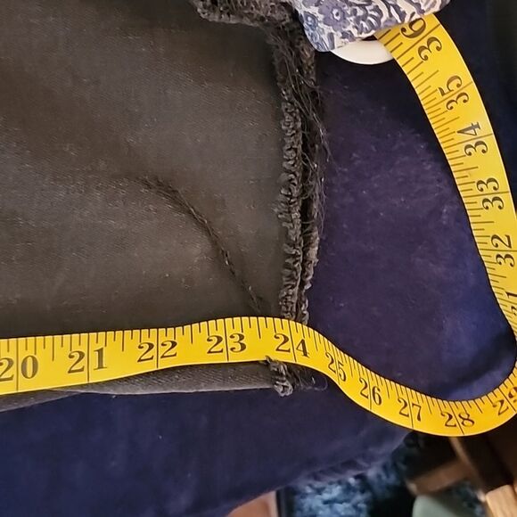 No Boundaries High Rise black distressed wide leg cropped plus size jeans sz 18 - Picture 9 of 9